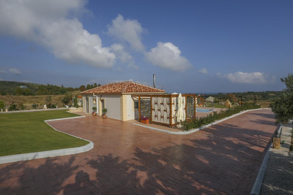 Ameadros Resort Mantzavináta Exterior foto